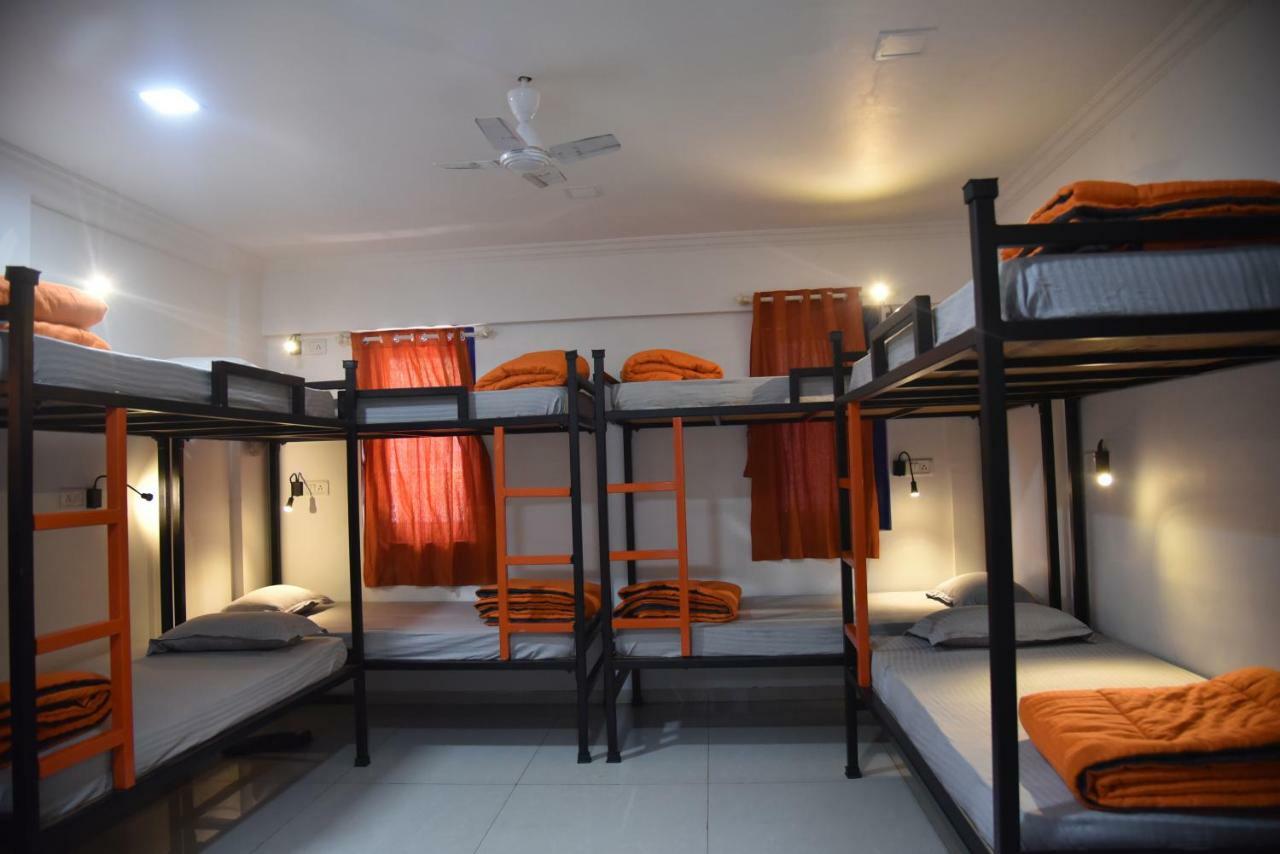 The Social Space Hostel Мумбай Екстериор снимка