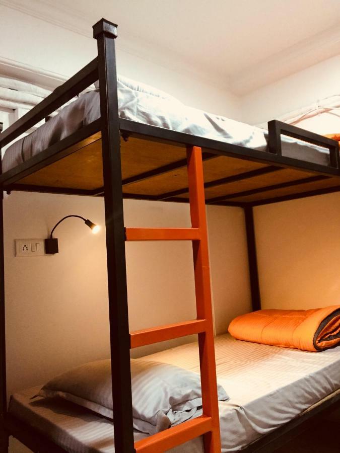 The Social Space Hostel Мумбай Екстериор снимка