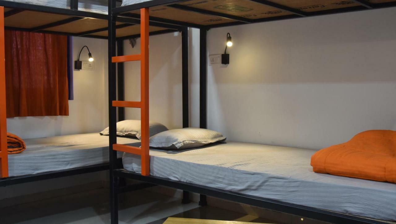 The Social Space Hostel Мумбай Екстериор снимка