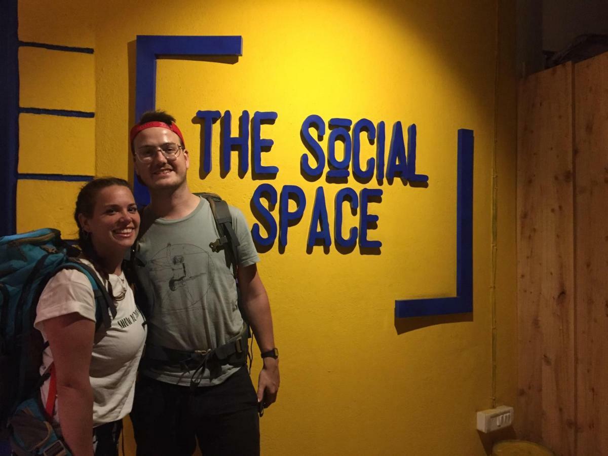 The Social Space Hostel Мумбай Екстериор снимка